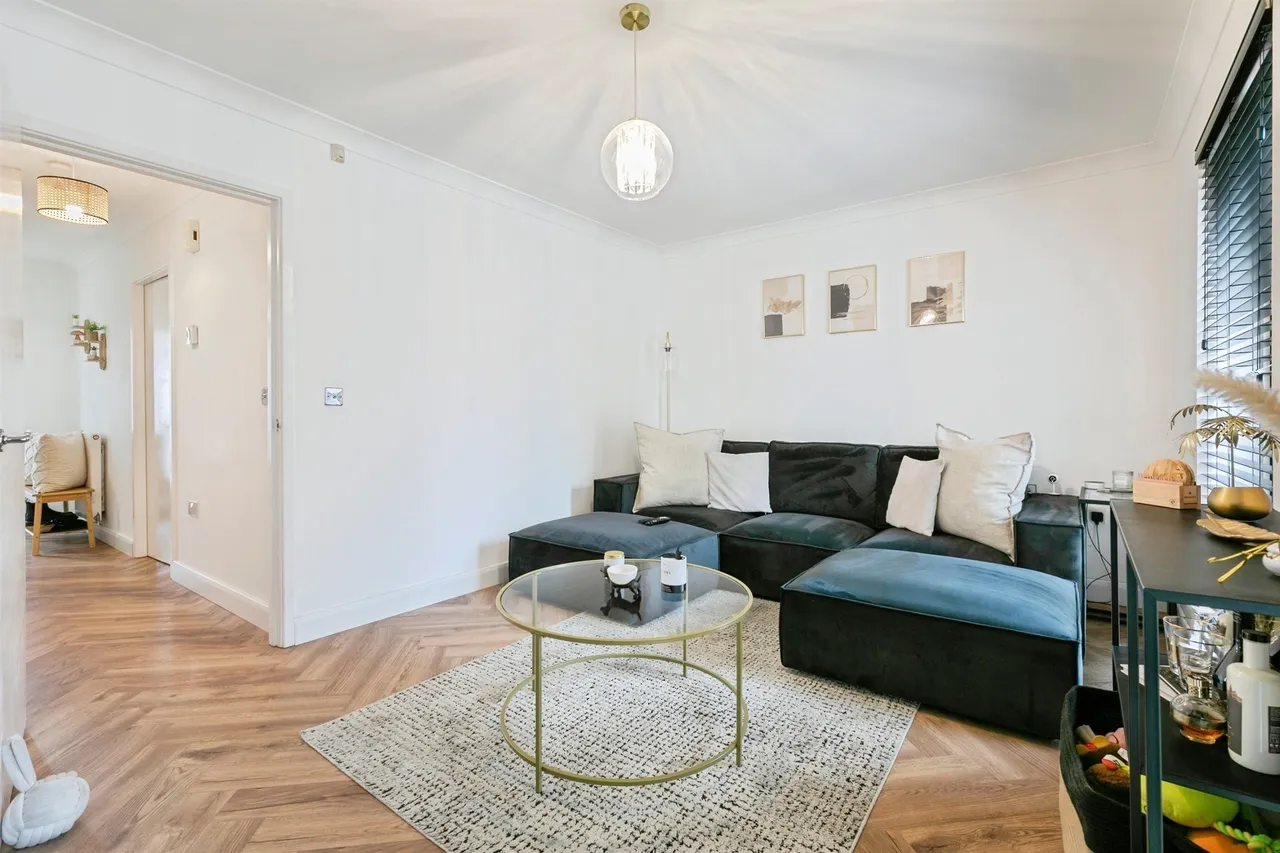 Park Crescent, Bolton-Upon-Dearne, S63, photo 5