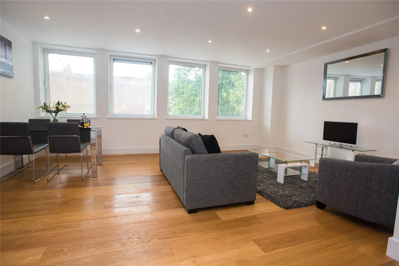 Sussex House, The Forbury, Reading, Berkshire, RG1, photo 3