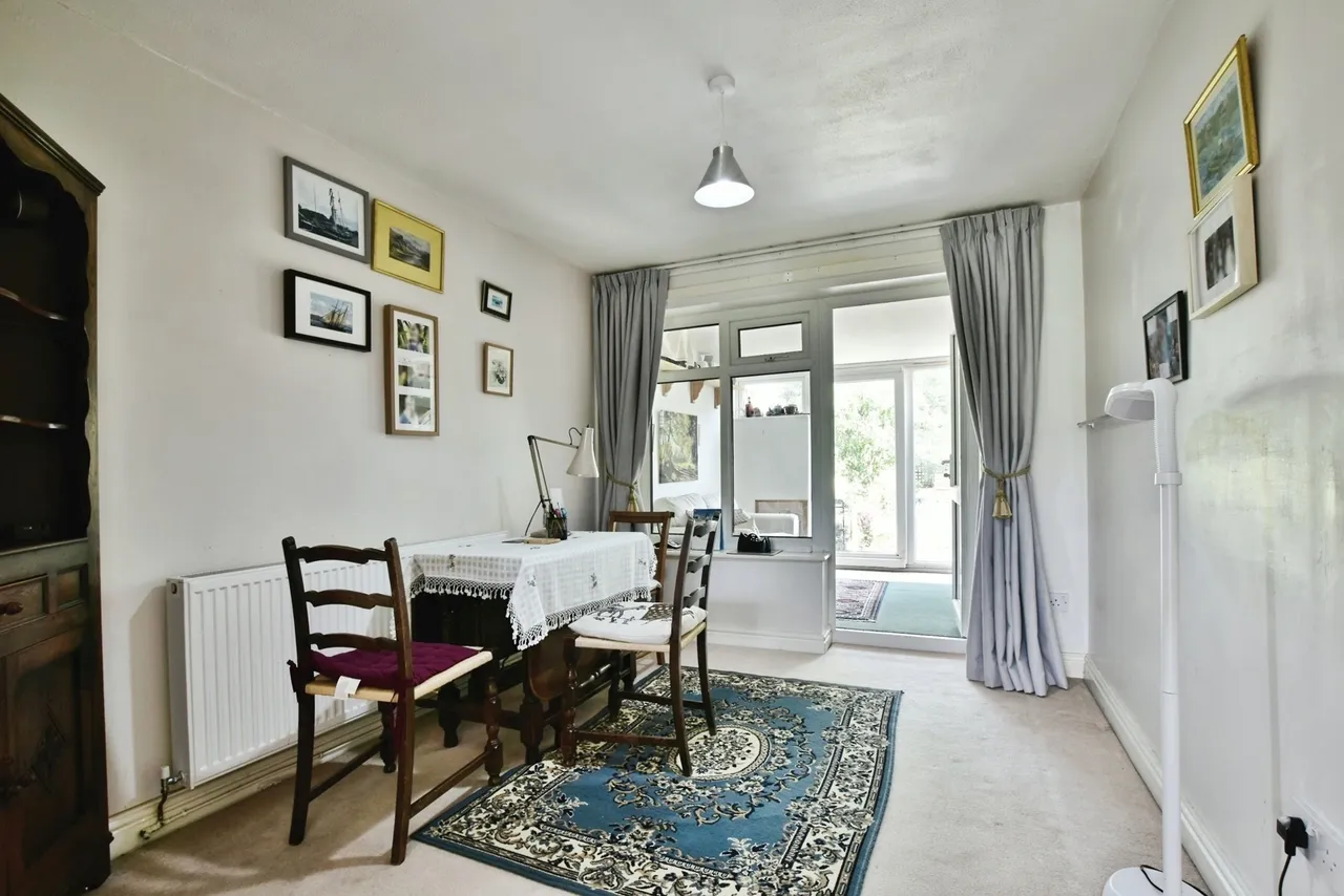 Lynton Drive, High Lane, Stockport, Greater Manchester, SK6, photo 4