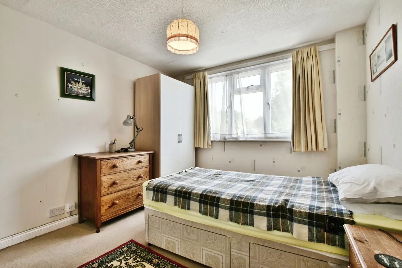 Lynton Drive, High Lane, Stockport, Greater Manchester, SK6, photo 8