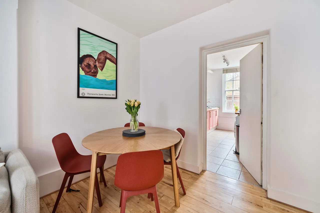 Flat 1 Block O, Peabody Estate, Camberwell Green, London, photo 8