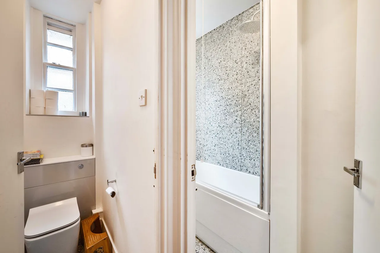 Flat 1 Block O, Peabody Estate, Camberwell Green, London, photo 10