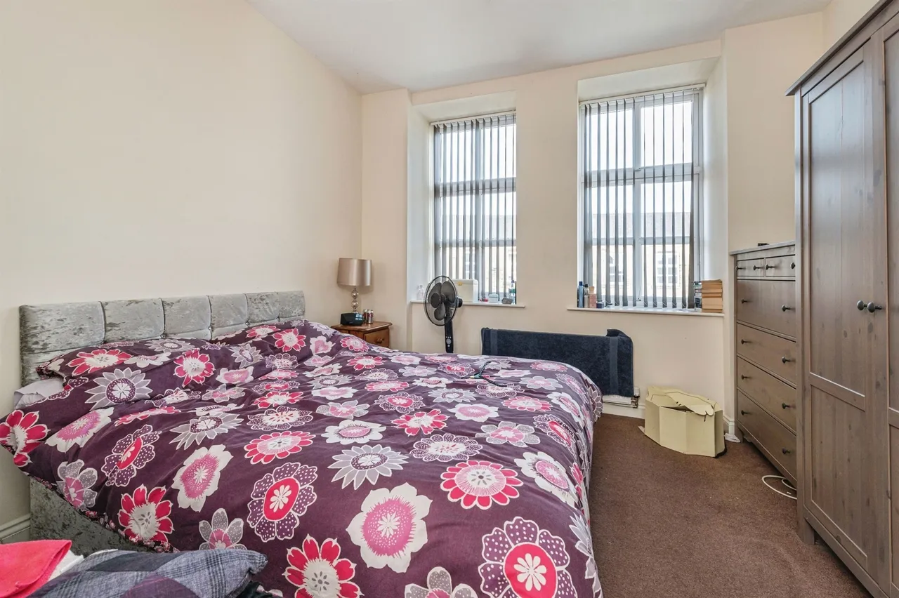 Brunswick Place, Heckmondwike, WF16, photo 8