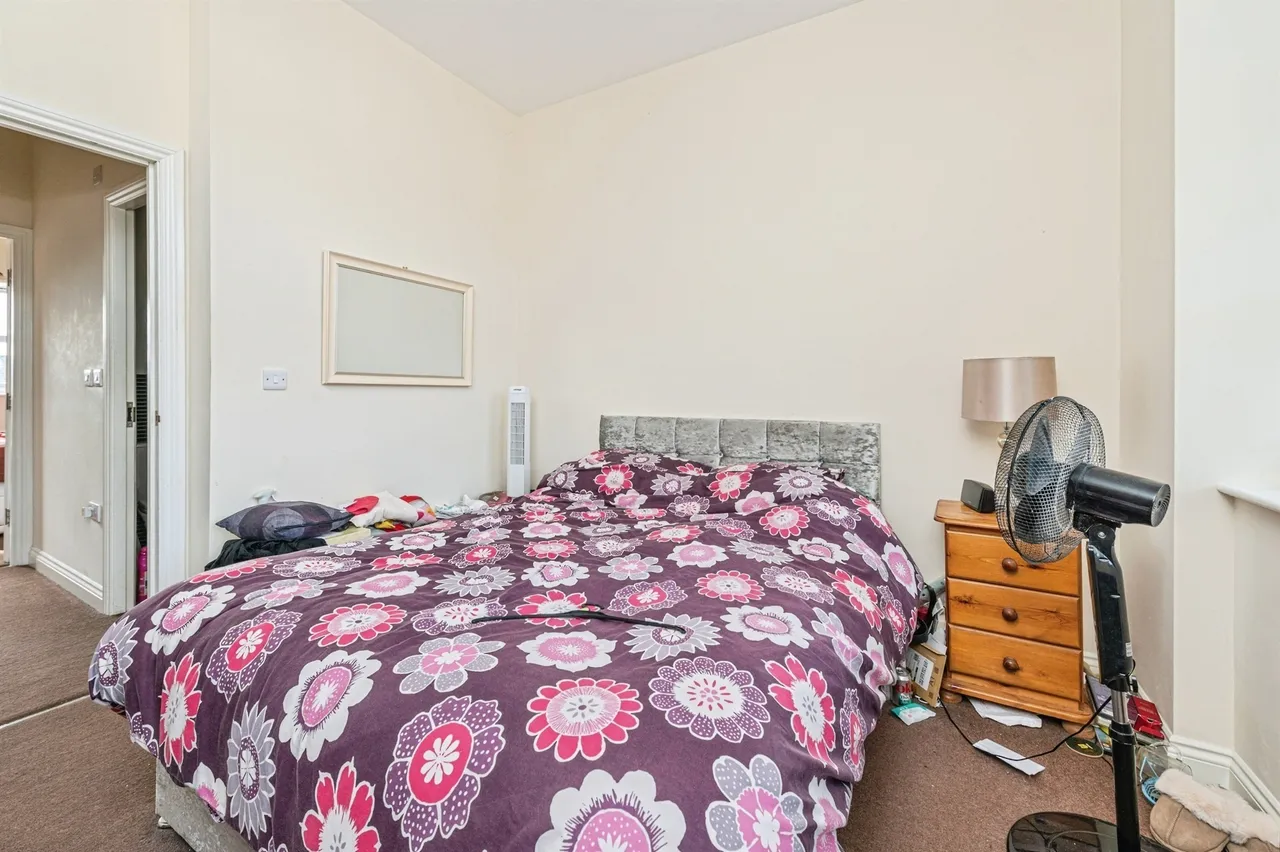 Brunswick Place, Heckmondwike, WF16, photo 7