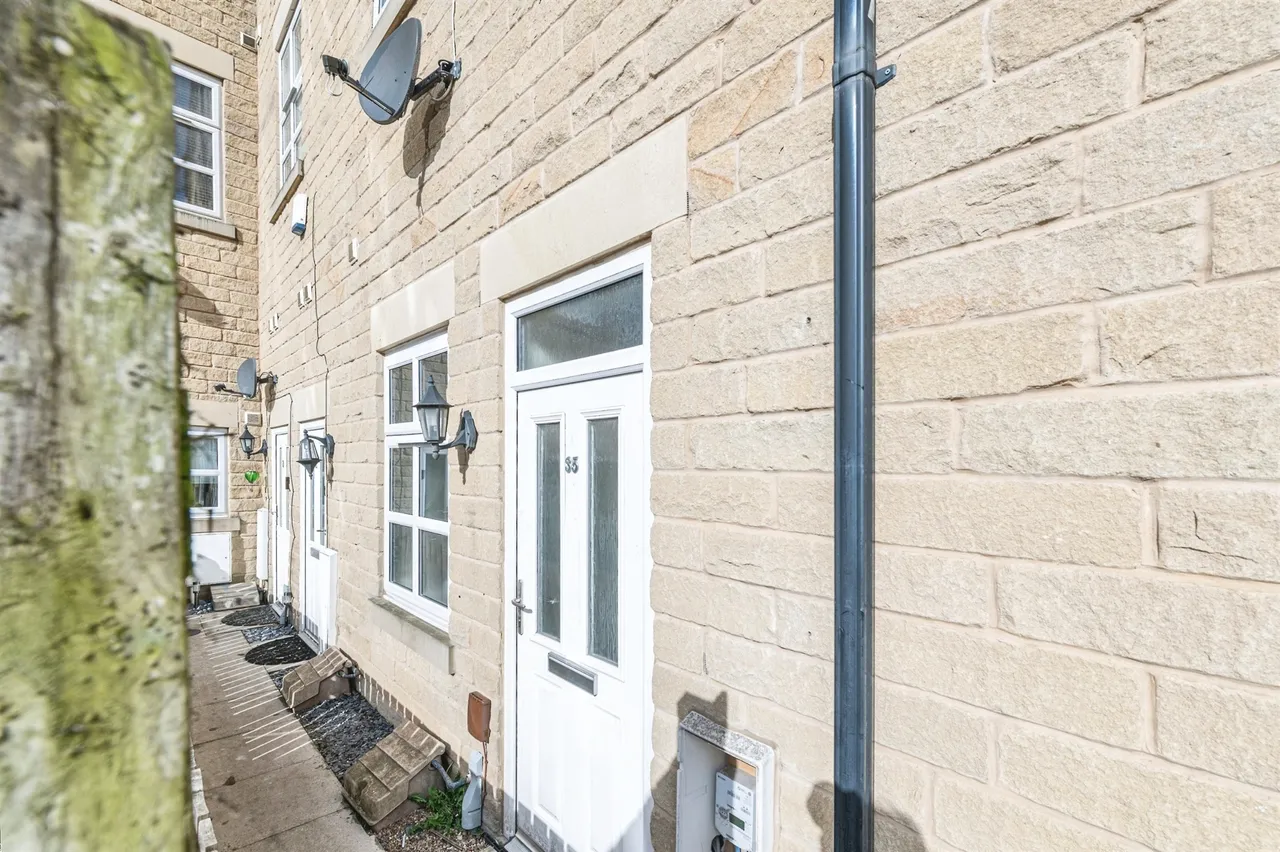 Brunswick Place, Heckmondwike, WF16, photo 13