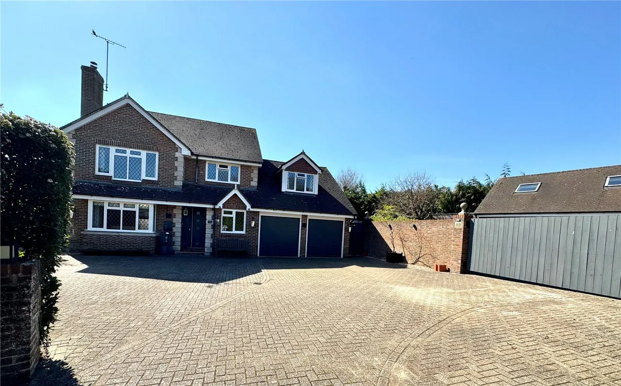 4 bed house for sale — Oak Ash Green, Wilton, Salisbury, Wiltshire, SP2
