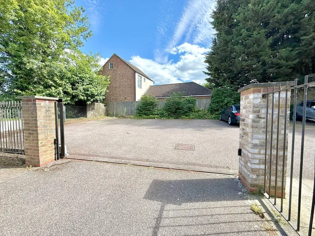Eastgate Court Church Street, Dunstable LU5 4HP, photo 13