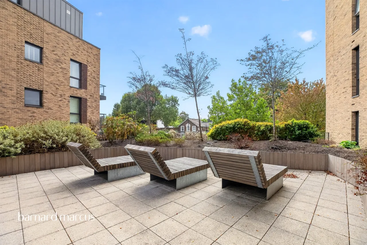 Cobden Walk, London, SE15, photo 13