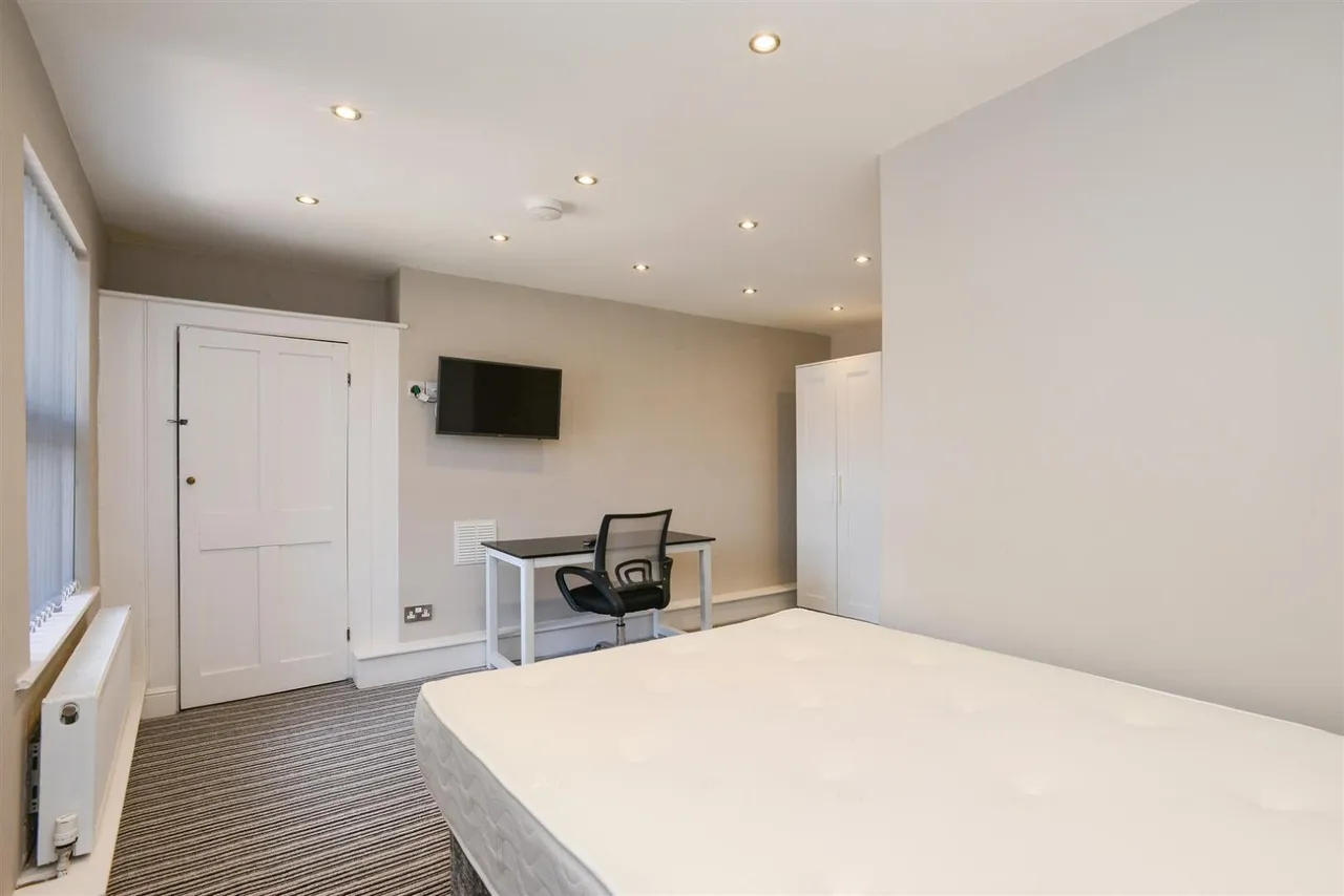 Cromwell Street, Nottingham, NG7, photo 16