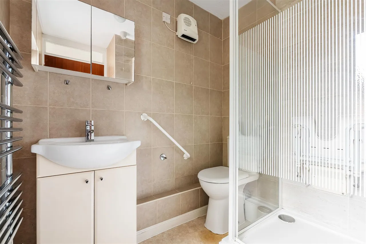 Belmont Road, Leatherhead, KT22, photo 5
