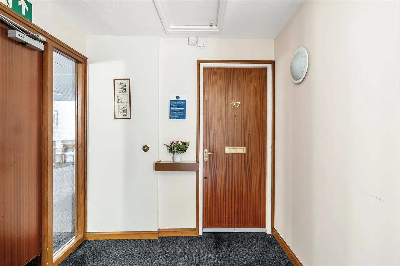 Belmont Road, Leatherhead, KT22, photo 7