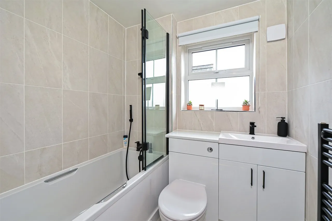 Dean Close, Ash, Guildford, Surrey, GU12 6BU, photo 12