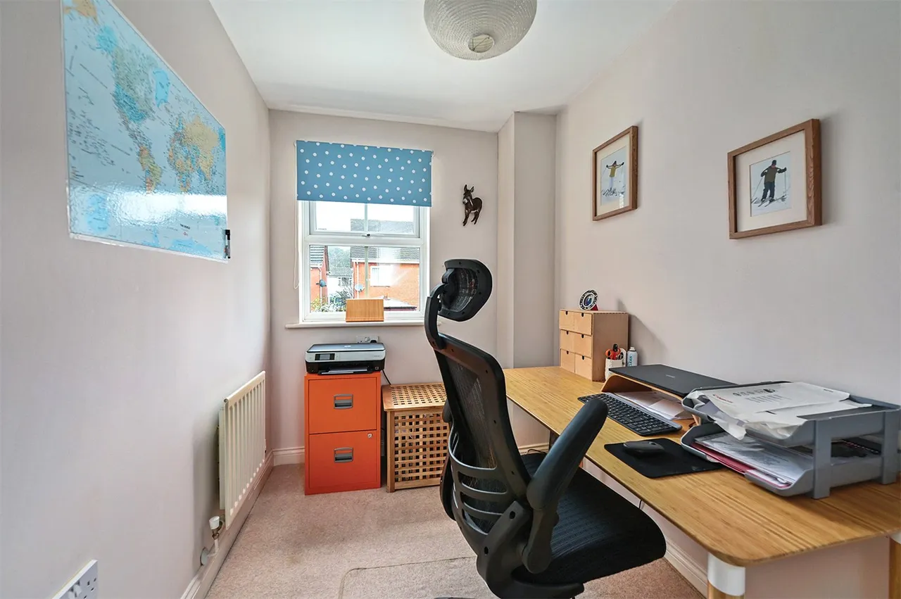 Dean Close, Ash, Guildford, Surrey, GU12 6BU, photo 13