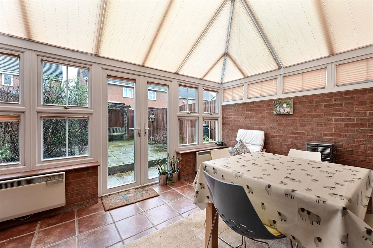 Dean Close, Ash, Guildford, Surrey, GU12 6BU, photo 5