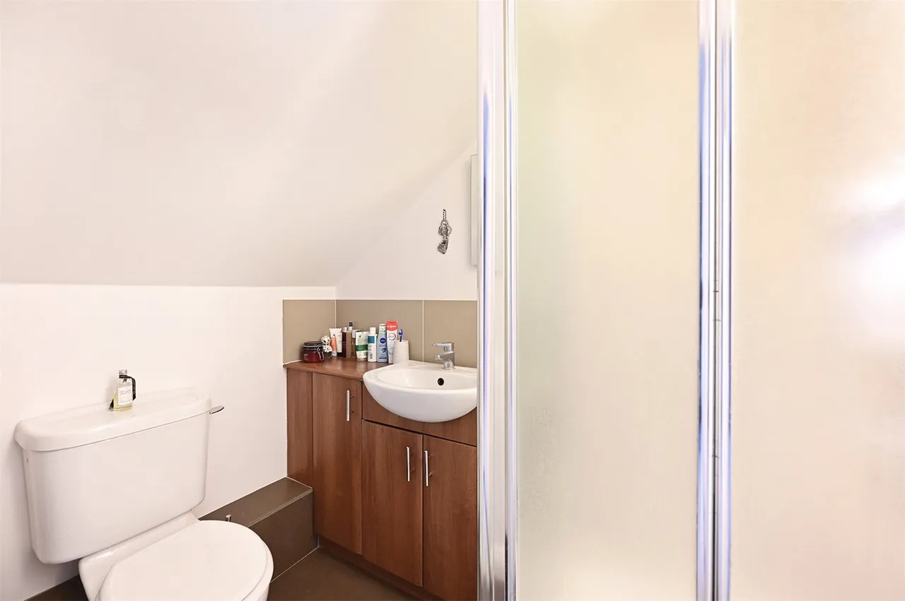 Dean Close, Ash, Guildford, Surrey, GU12 6BU, photo 9