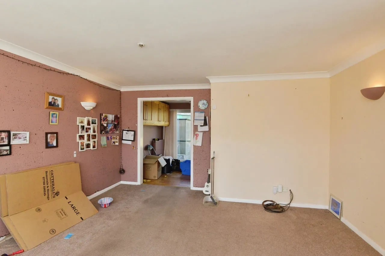 Elm Drive, Deanshanger, Buckinghamshire, MK19, photo 4