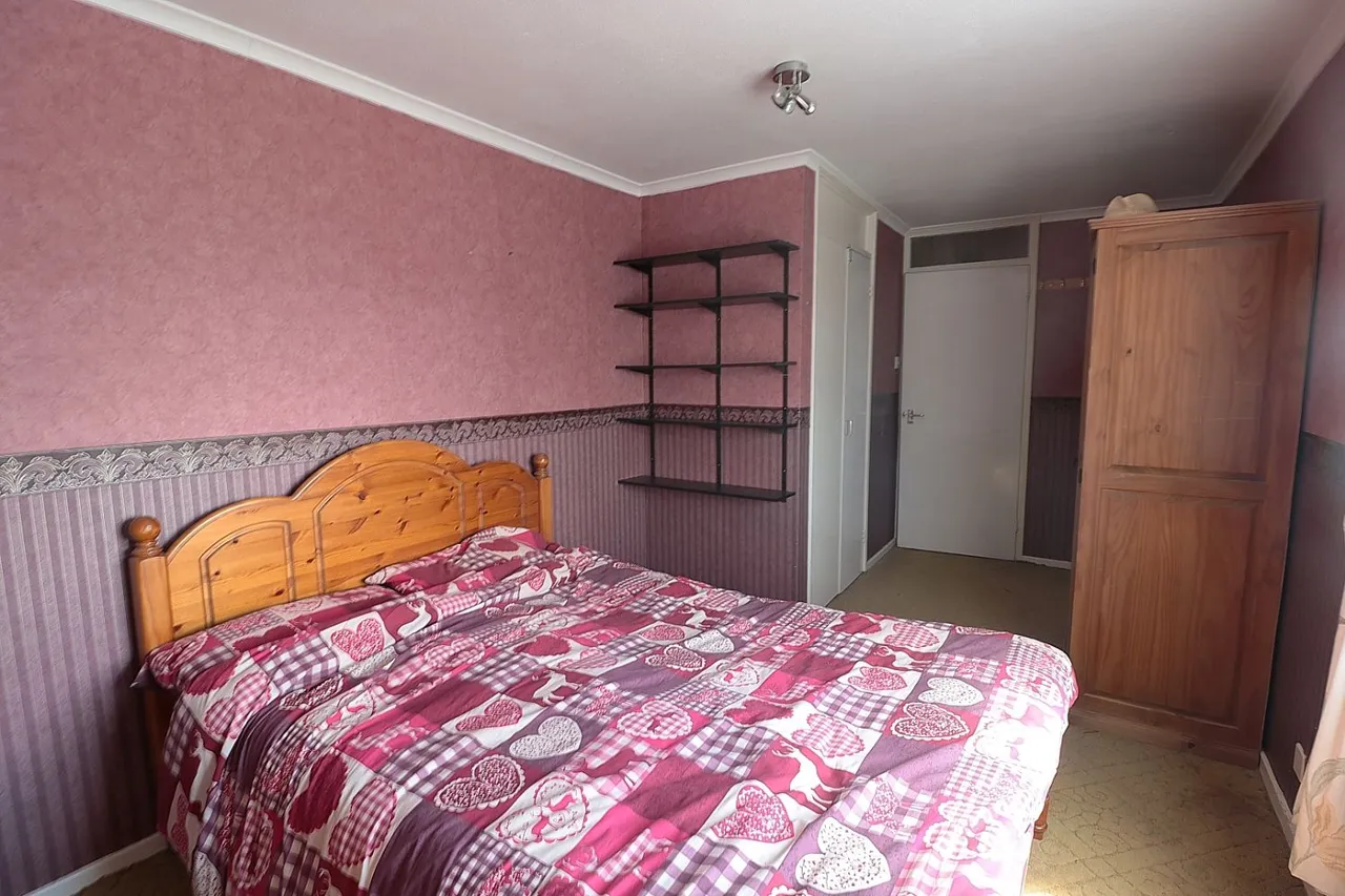 Milton Close, PE29, photo 5
