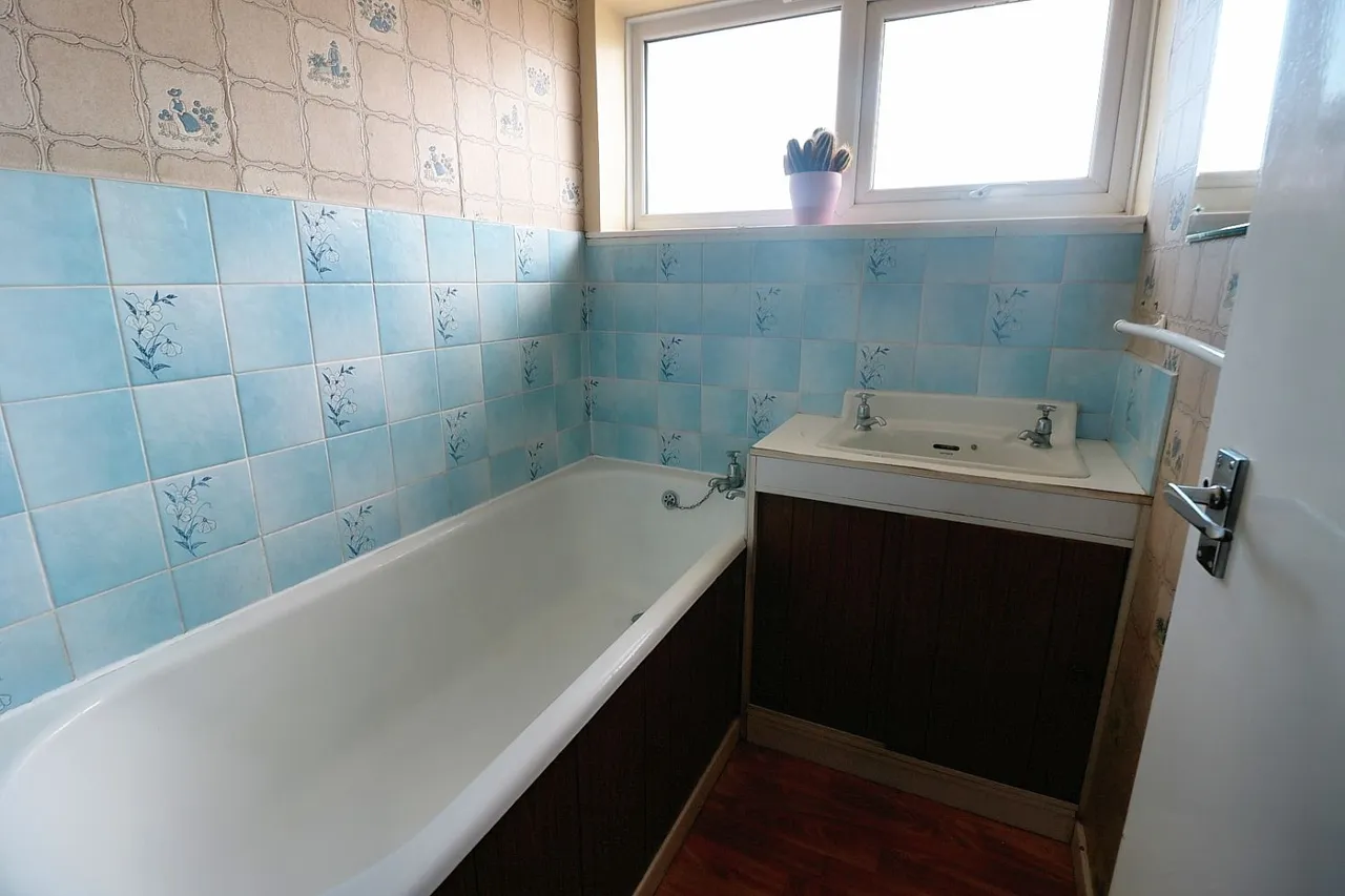 Milton Close, PE29, photo 6