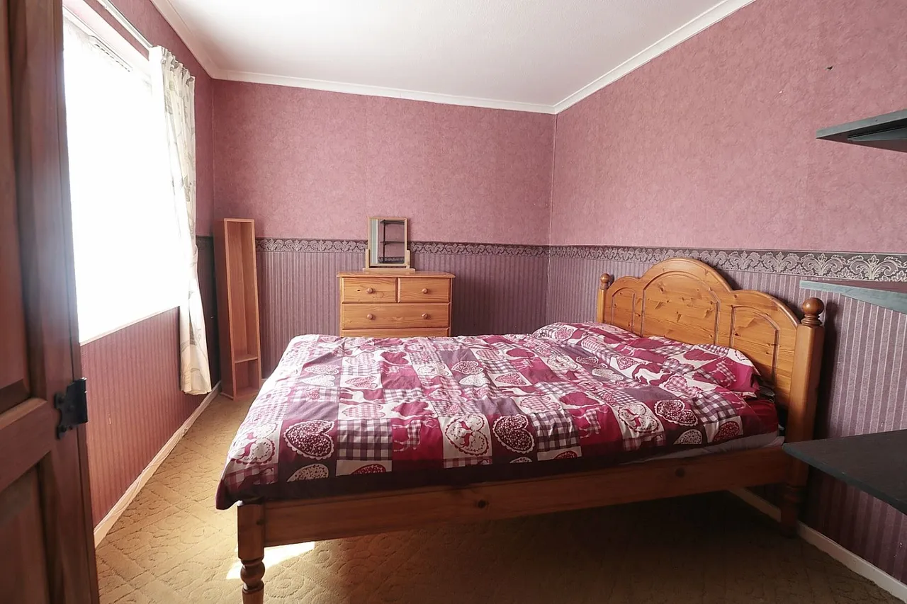 Milton Close, PE29, photo 4