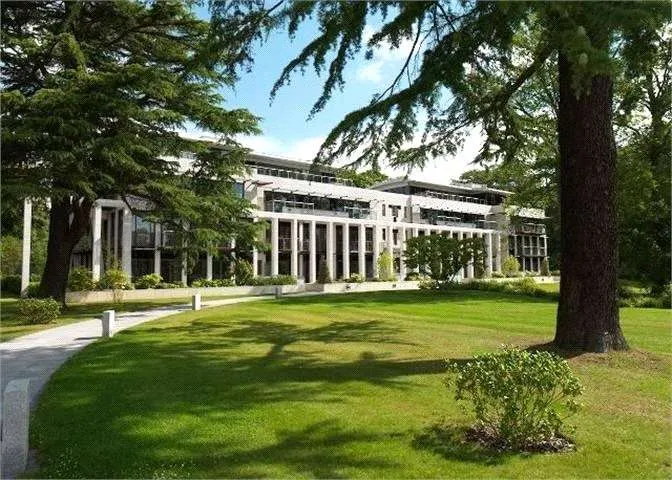 2 bed flat for sale — Charters Garden House, Charters Road, Sunningdale, Berkshire, SL5 9GE