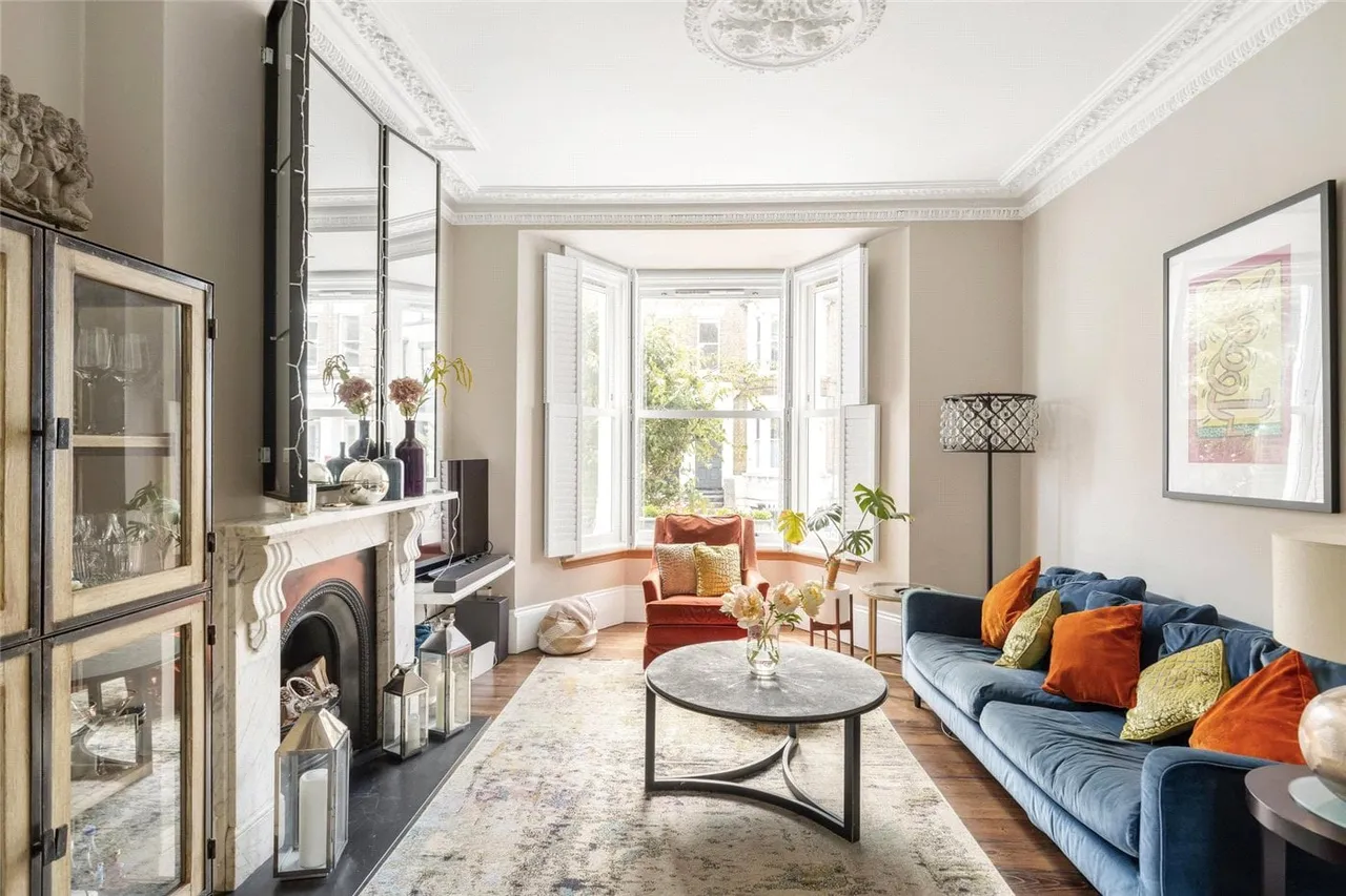 3 bed flat for sale — Offley Road, London, SW9