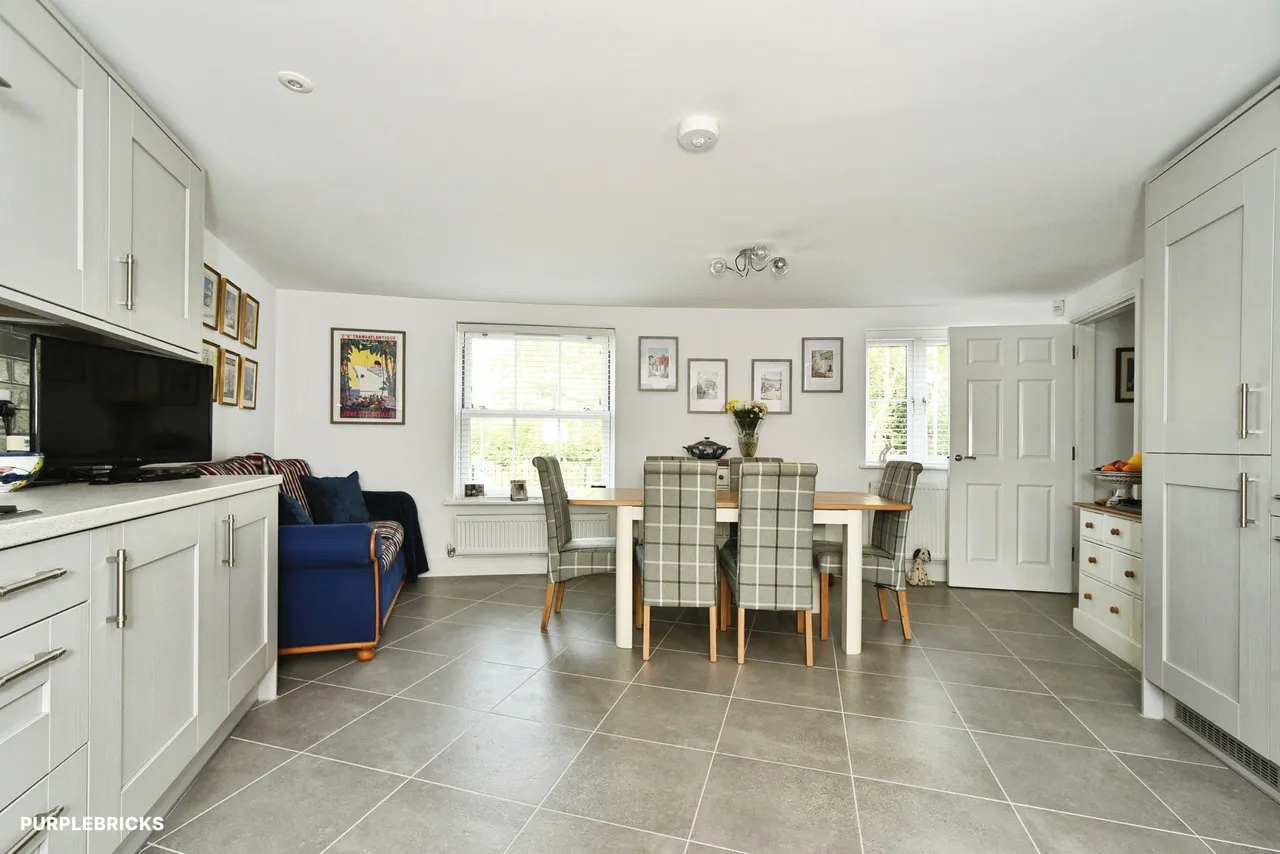 Blackford Drive, Calne, SN11, photo 5