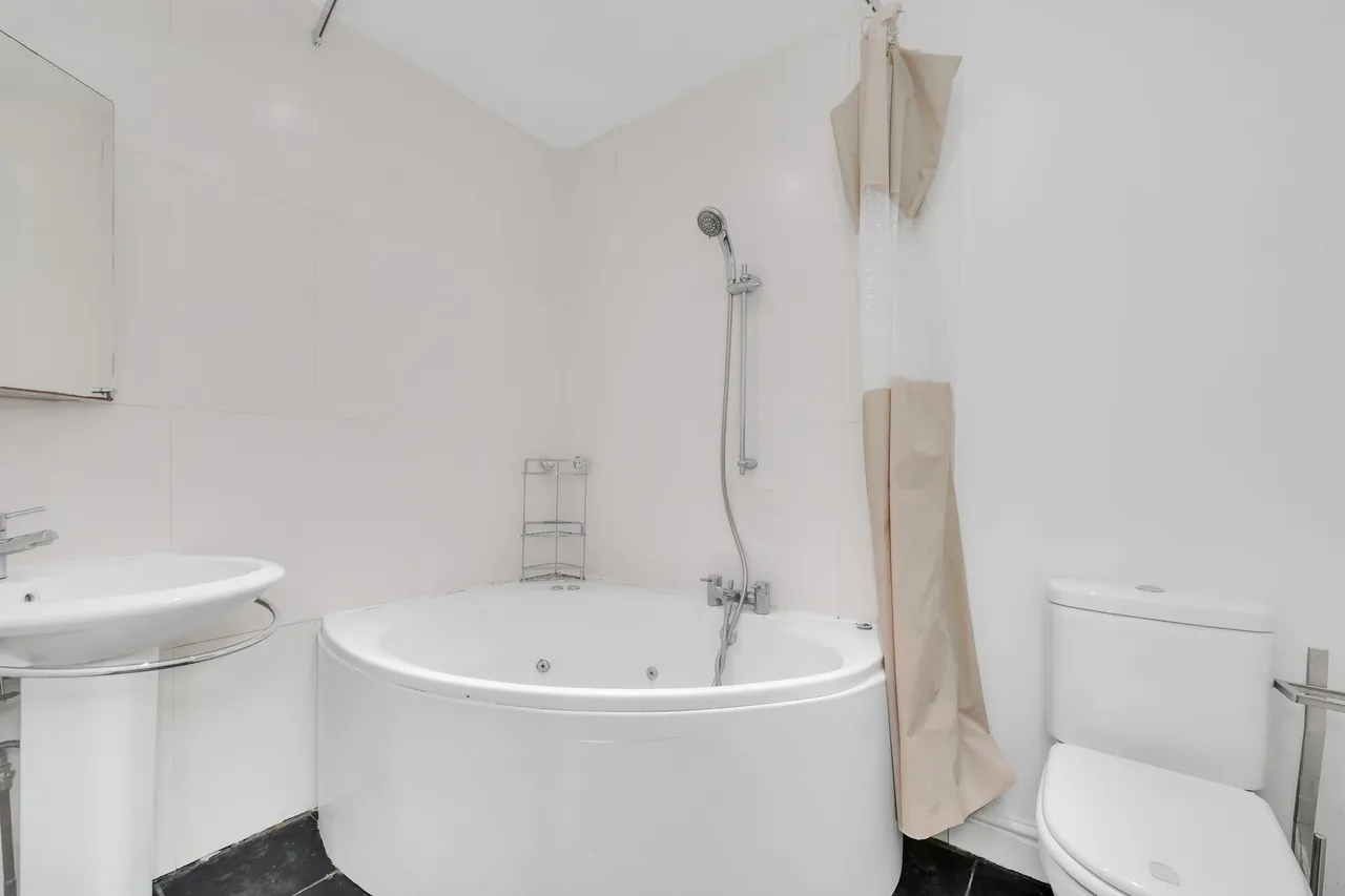 Christchurch Avenue, London, NW6, photo 13