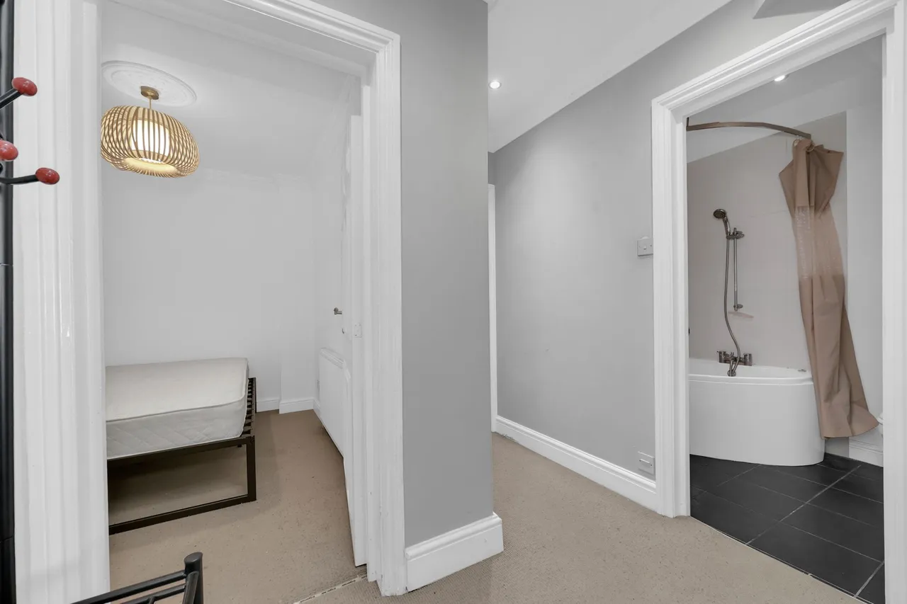 Christchurch Avenue, London, NW6, photo 20
