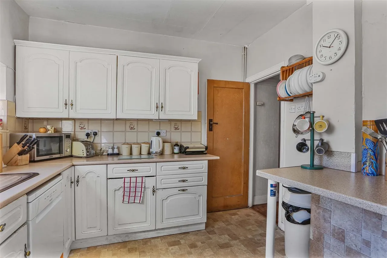 Park Road, Cheam Village, SM3 8PY, photo 8