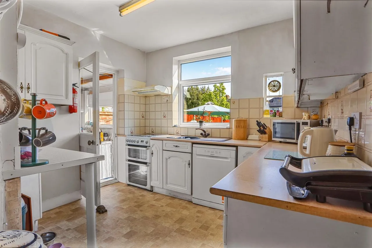 Park Road, Cheam Village, SM3 8PY, photo 7