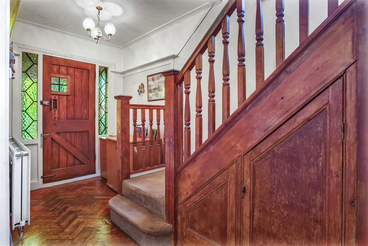Park Road, Cheam Village, SM3 8PY, photo 2