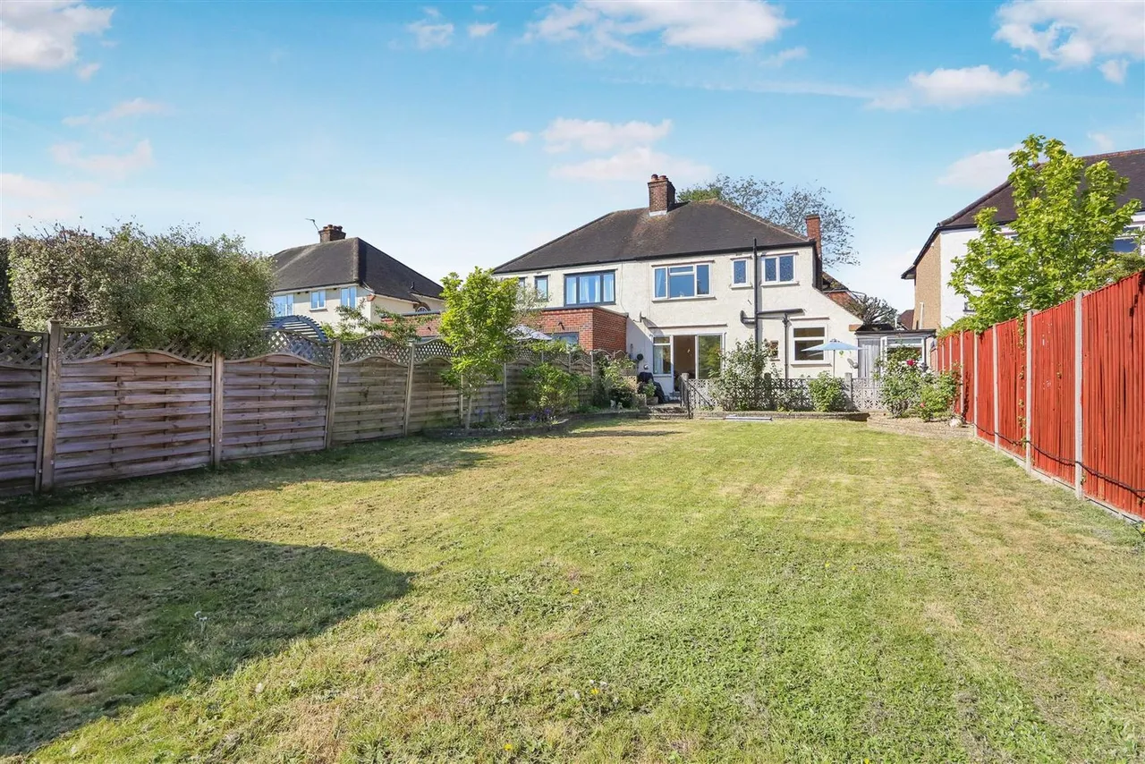 Park Road, Cheam Village, SM3 8PY, photo 12
