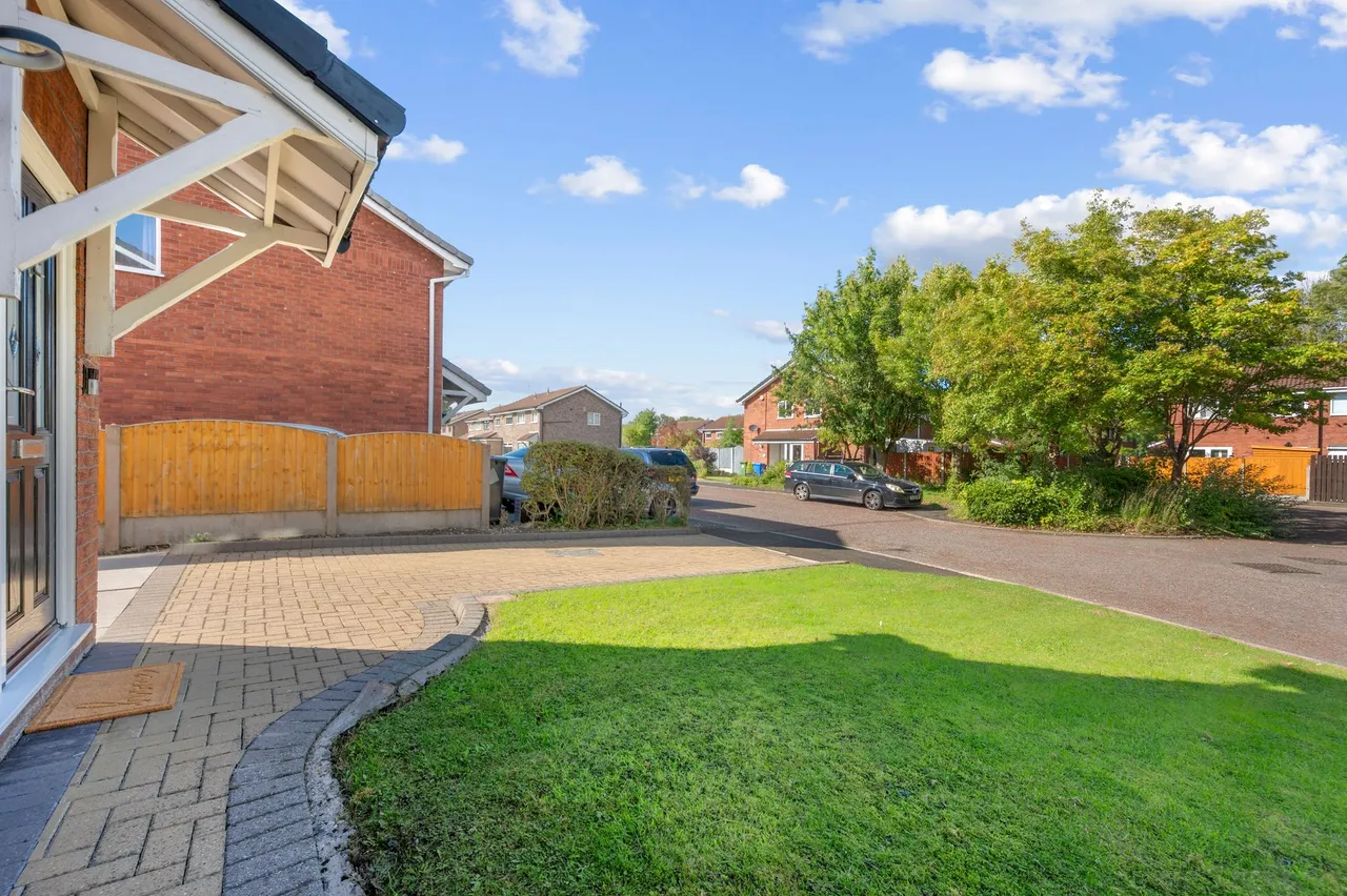 Nairn Close, Fearnhead, Warrington, Warrington, WA2 0TE, photo 8