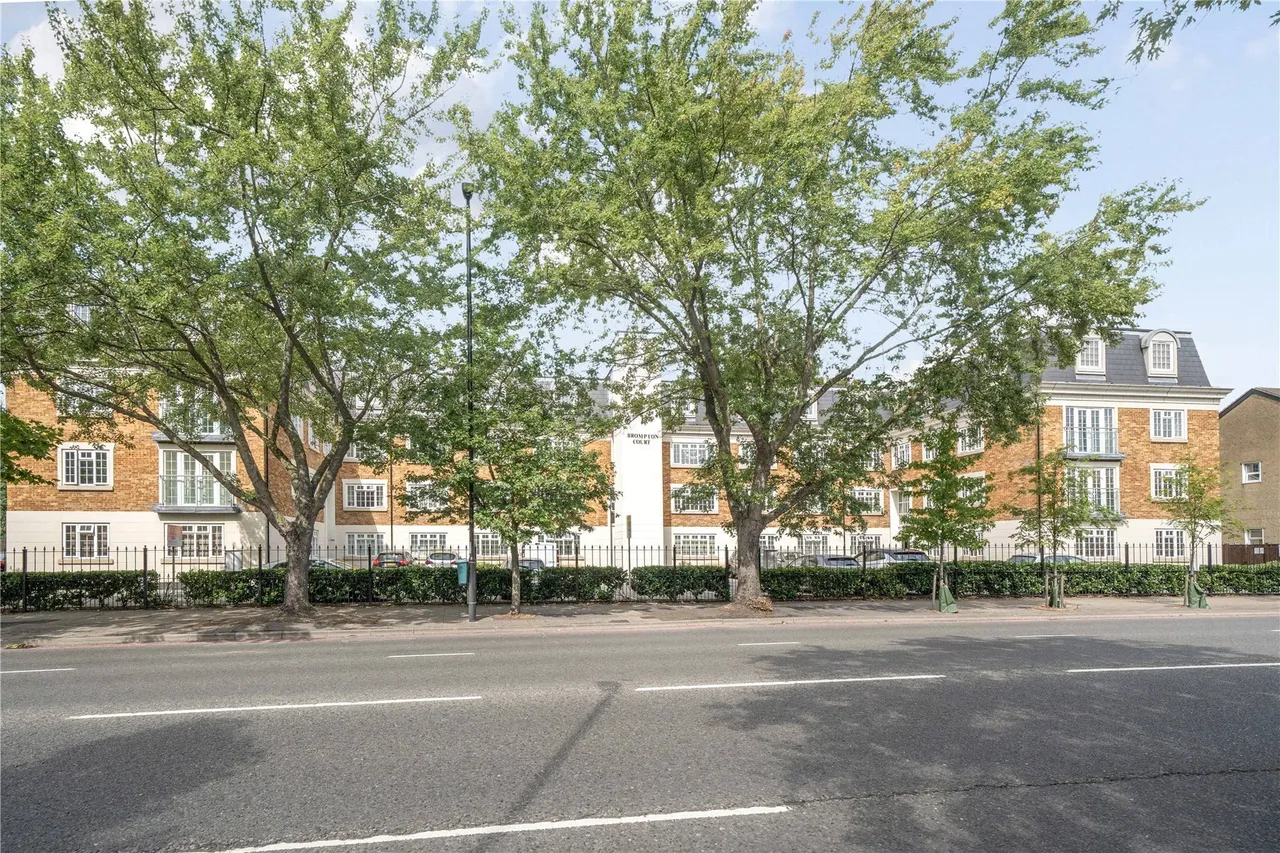 Tweedy Road, Bromley, BR1, photo 22