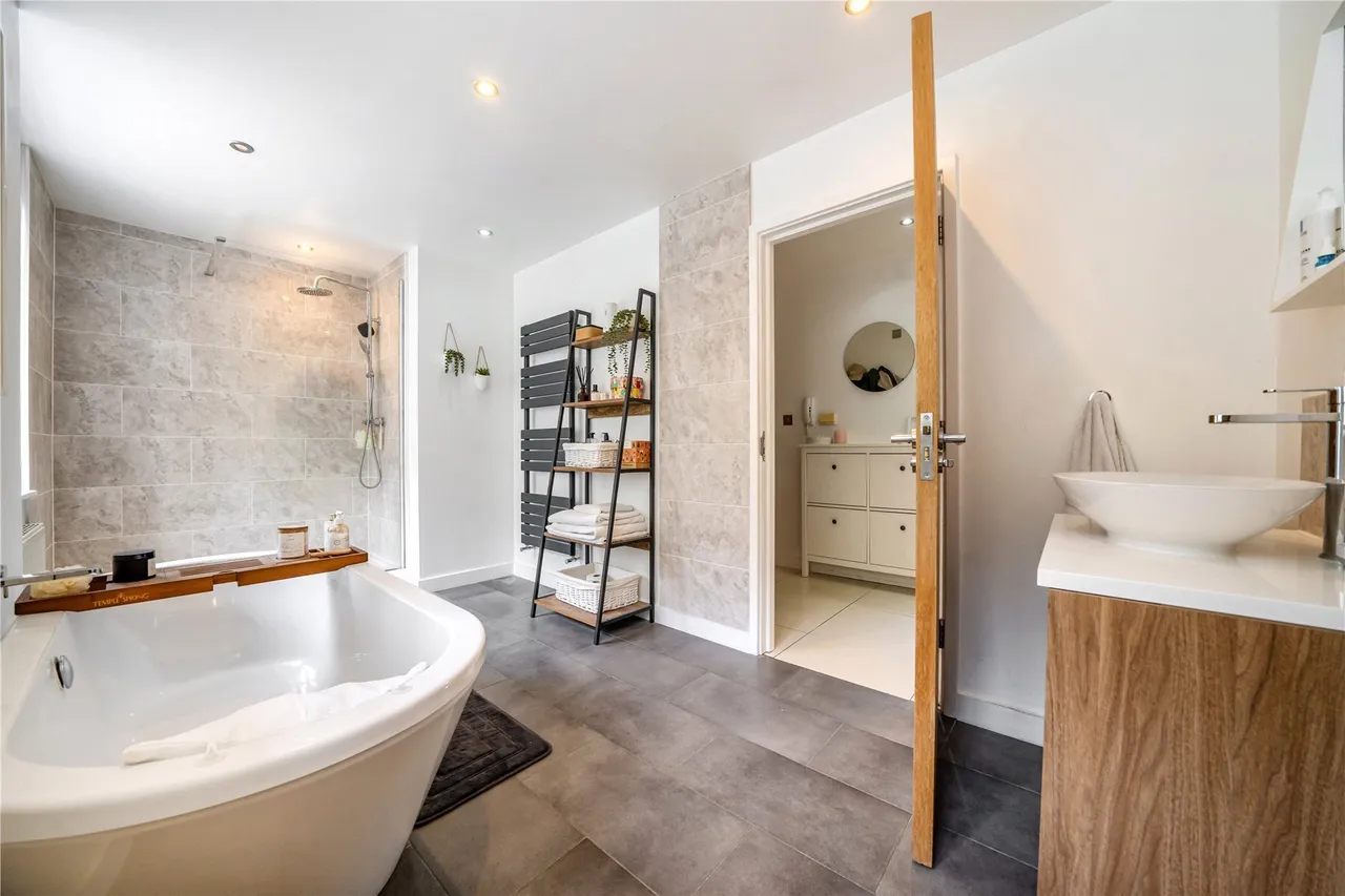 Tweedy Road, Bromley, BR1, photo 18