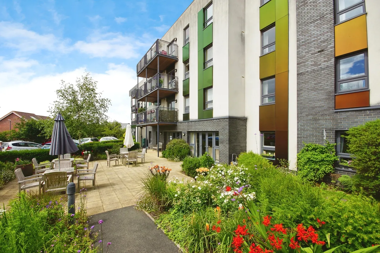 1 bed flat for sale — Cheswick Court, Long Down Avenue, Cheswick Village, Bristol, BS16