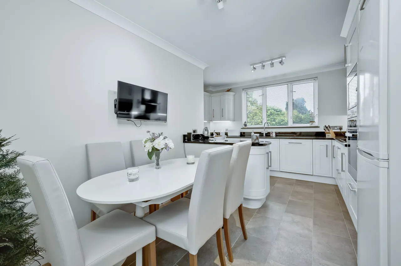 Oatlands Drive, Weybridge, KT13, photo 5