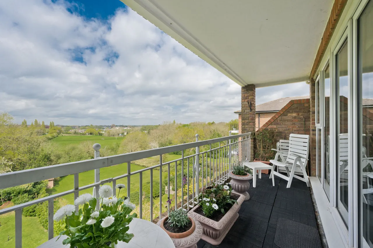 Oatlands Drive, Weybridge, KT13, photo 11
