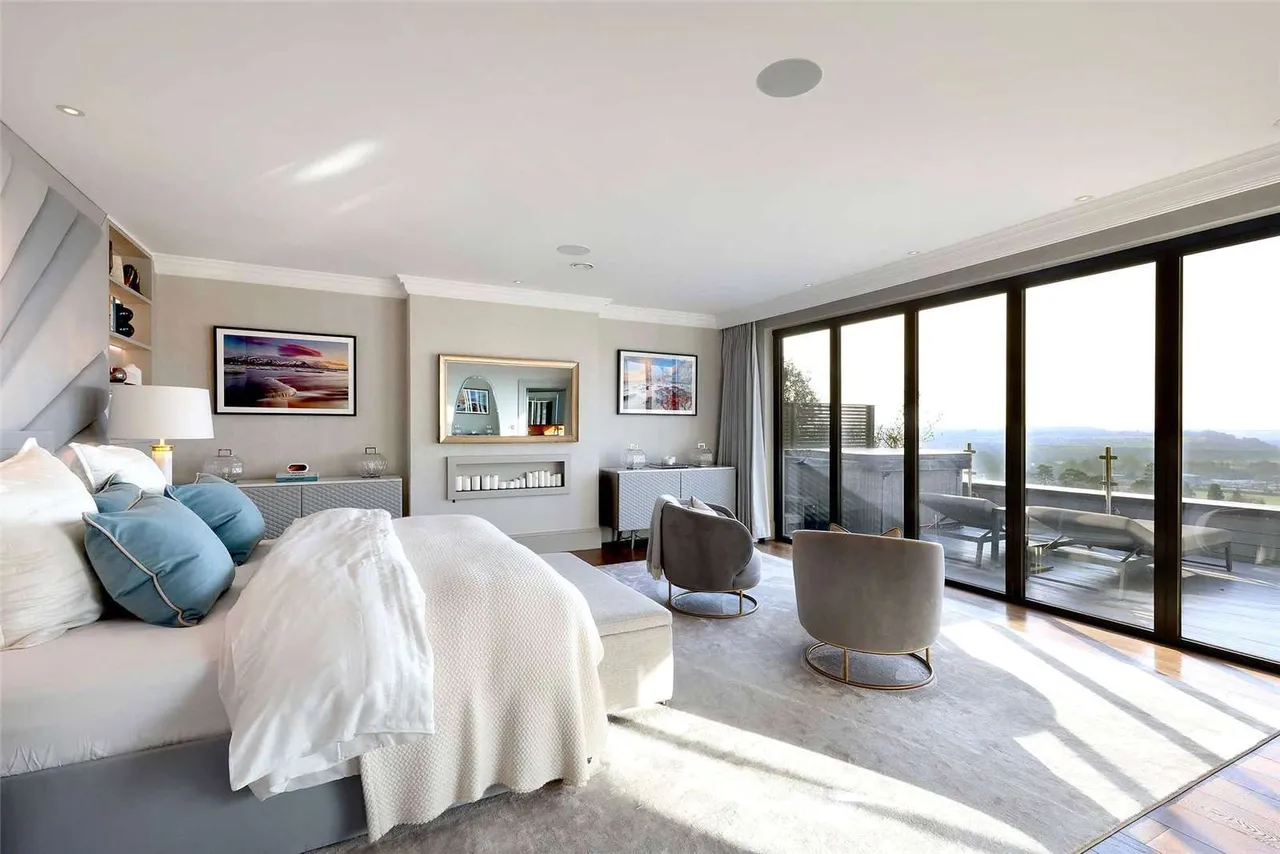 Harvest Hill, Bourne End, Buckinghamshire, SL8 5JJ, photo 10