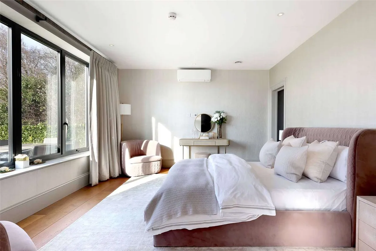 Harvest Hill, Bourne End, Buckinghamshire, SL8 5JJ, photo 11