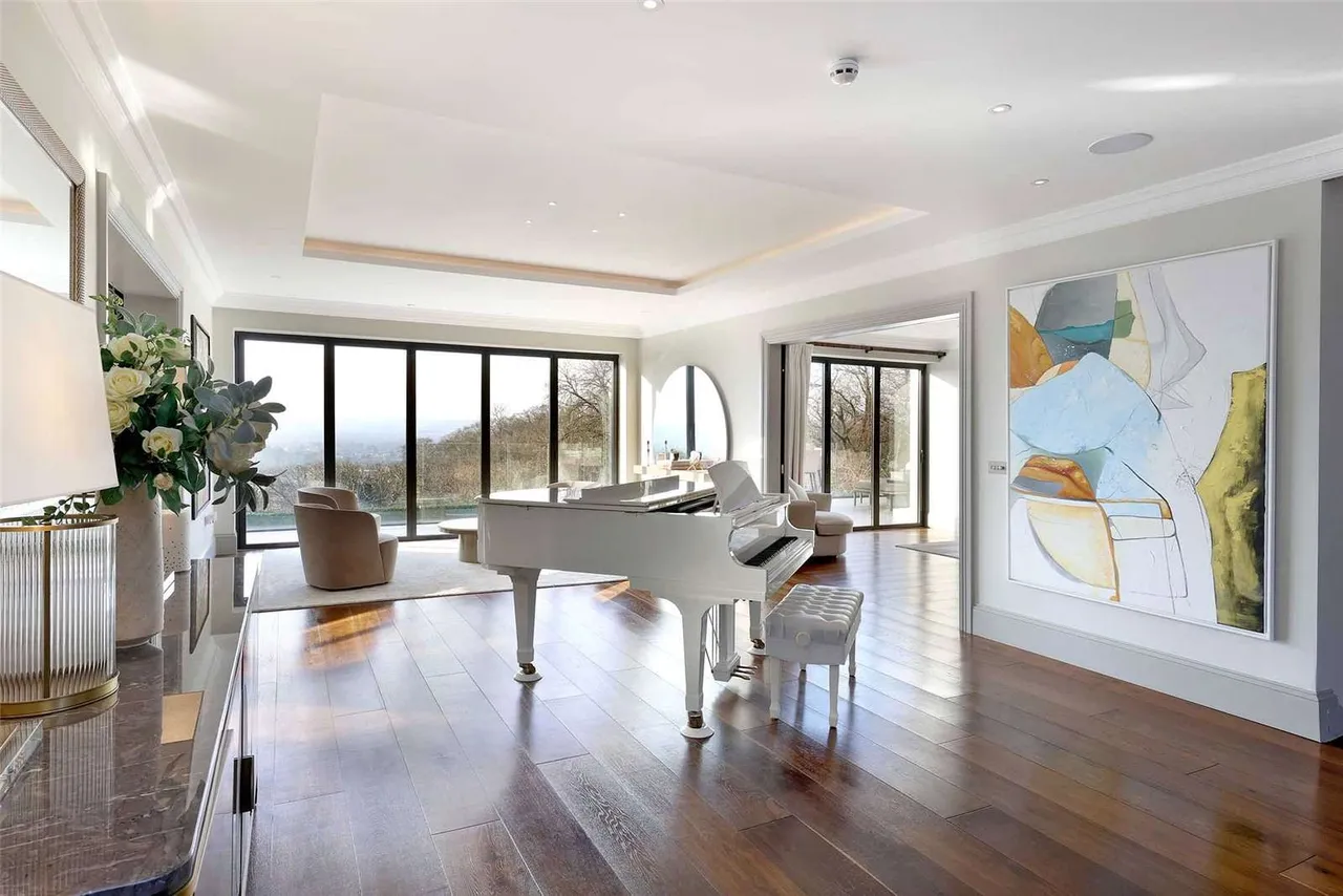 Harvest Hill, Bourne End, Buckinghamshire, SL8 5JJ, photo 4