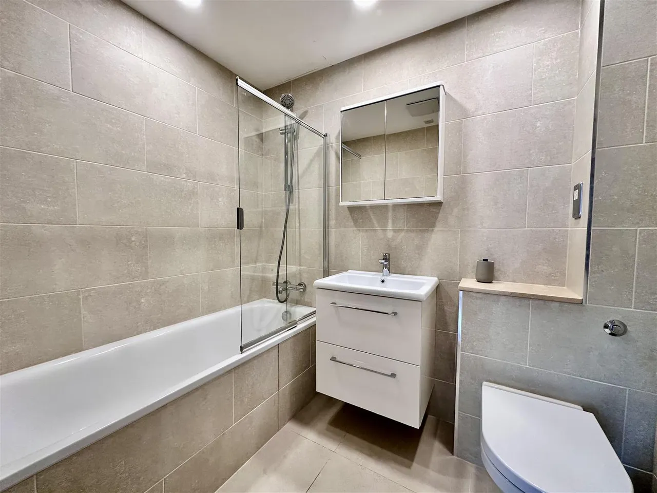 Larch Court, Admiral Walk, London, W9 3UA, photo 8