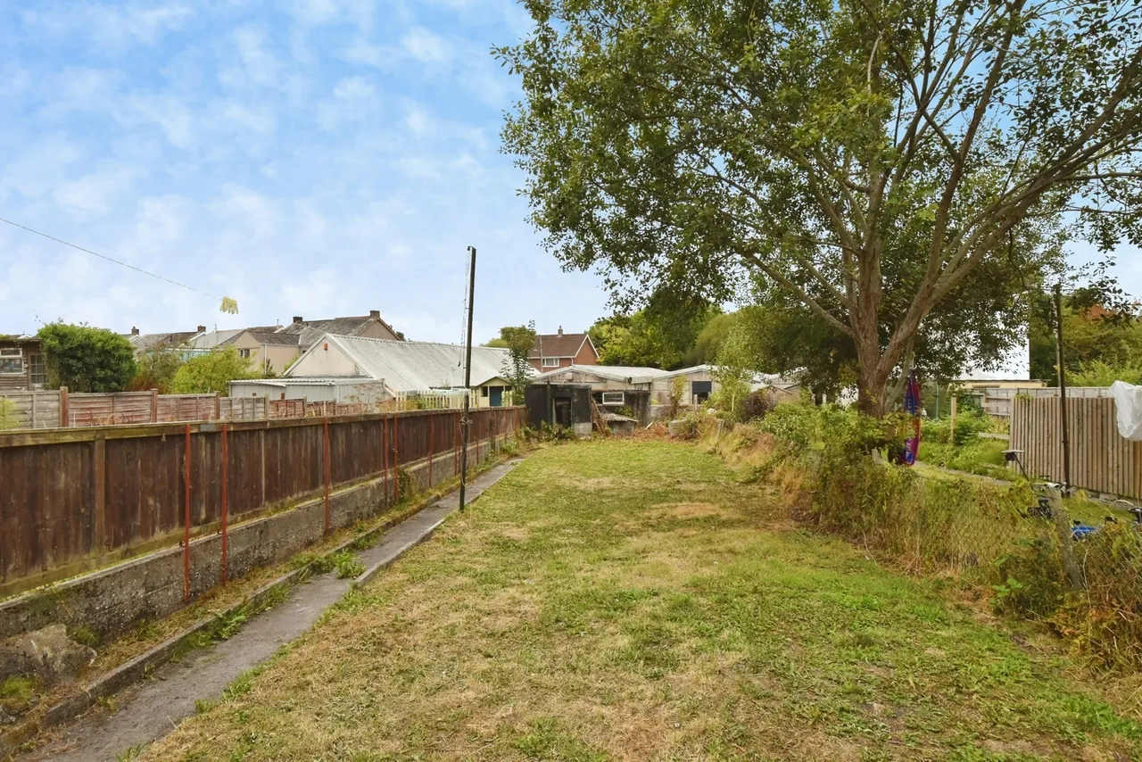Ammanford Road, Llandybie, SA18, photo 5