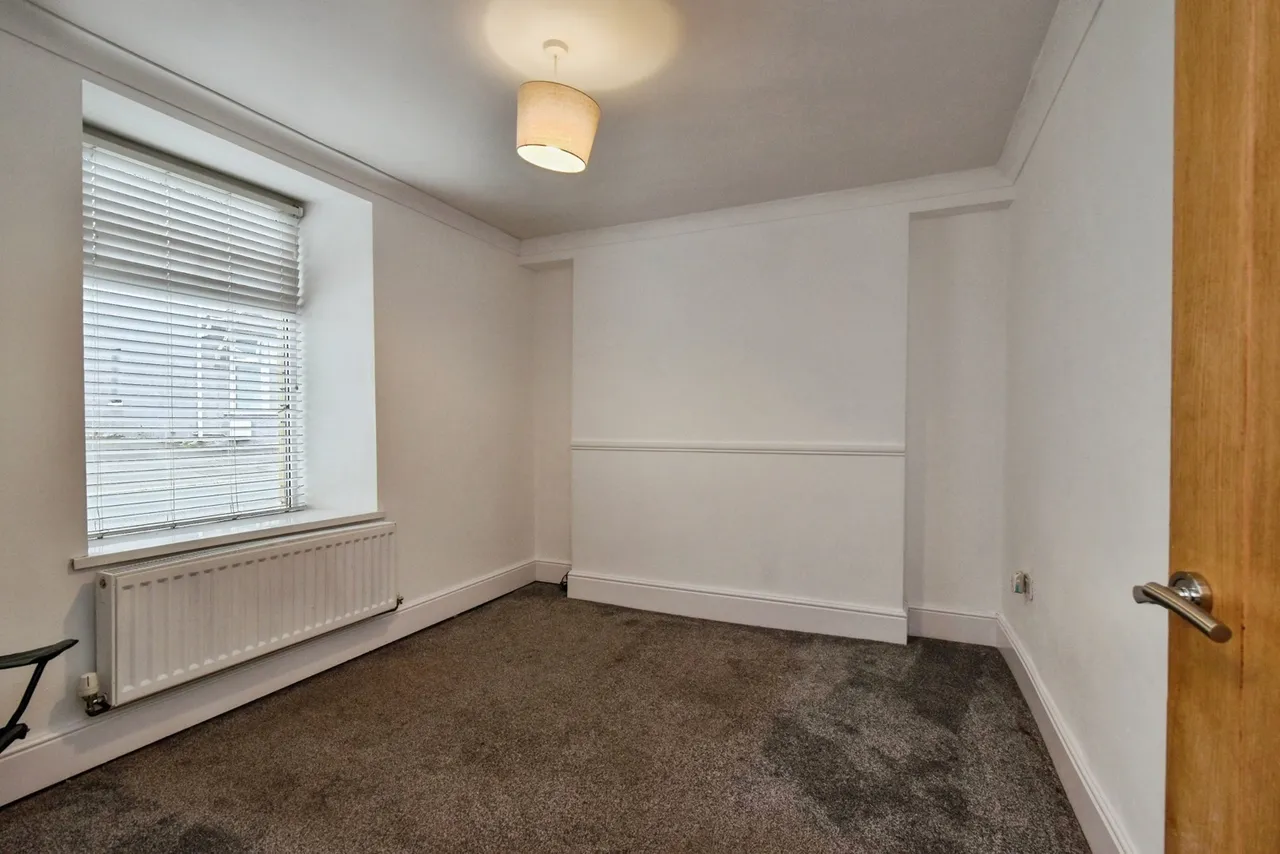 Ammanford Road, Llandybie, SA18, photo 13