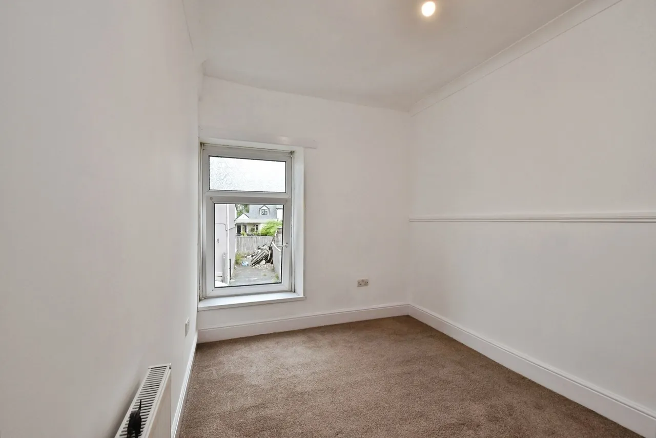 Ammanford Road, Llandybie, SA18, photo 10