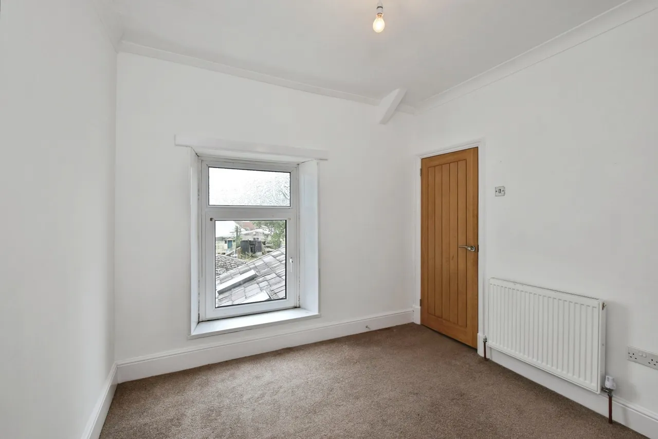 Ammanford Road, Llandybie, SA18, photo 11