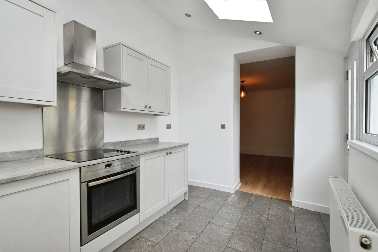 Ammanford Road, Llandybie, SA18, photo 4