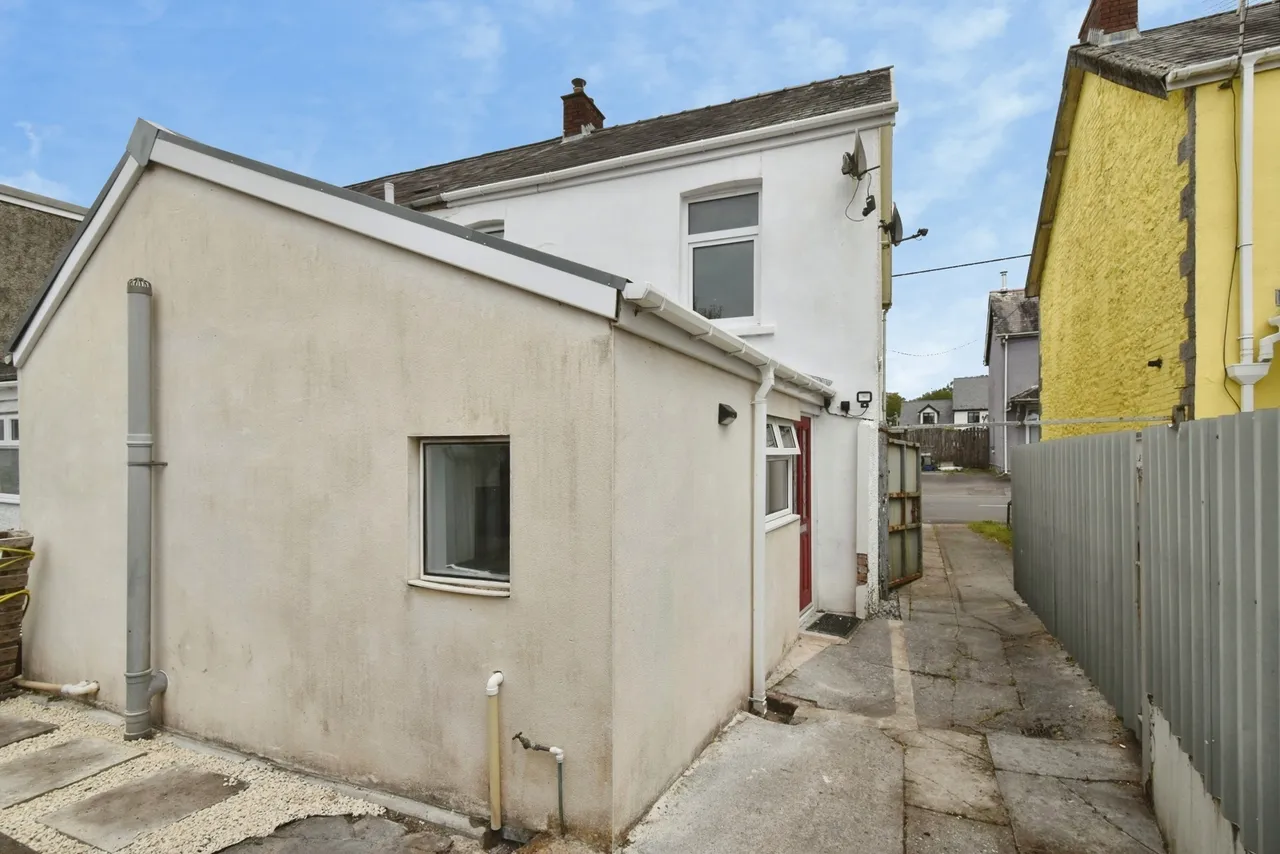 Ammanford Road, Llandybie, SA18, photo 16