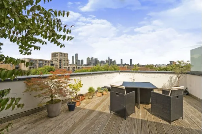 3 bed flat for sale, Mary Rose Square, Marine Wharf, SE16