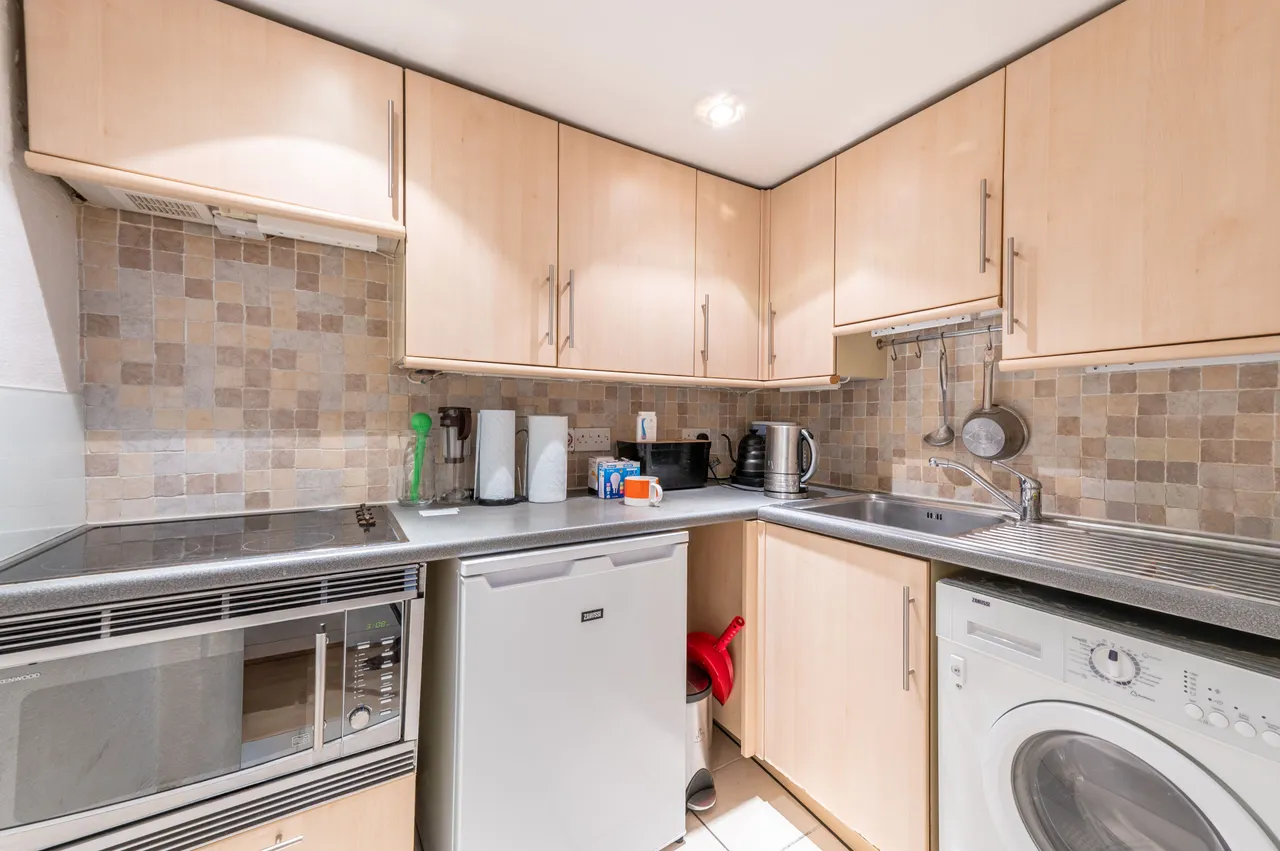 Flat 2, 12 Westbourne Terrace, London, photo 3